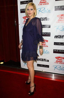 Shanna Moakler feet photo 4