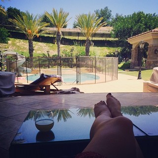 Shanna Moakler feet photo 10