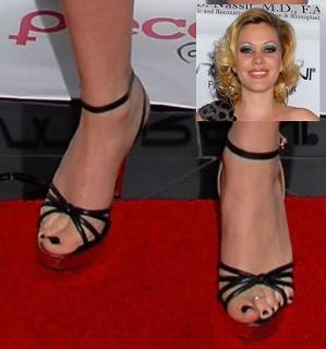 Shanna Moakler feet photo 17