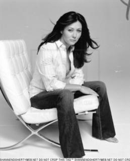 Shannen Doherty feet photo thumbnail