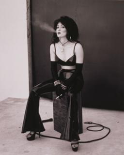 Shannen Doherty feet photo thumbnail
