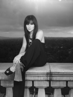 Shannen Doherty feet photo thumbnail