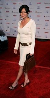 Shannen Doherty feet photo thumbnail