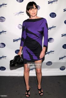 Shannen Doherty feet photo thumbnail