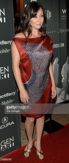 Shannen Doherty feet photo thumbnail