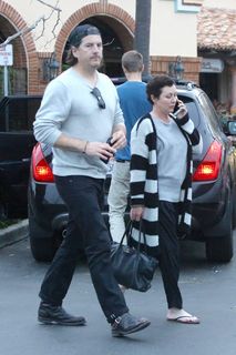 Shannen Doherty feet photo thumbnail