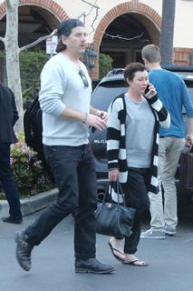 Shannen Doherty feet photo thumbnail