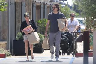 Shannen Doherty feet photo thumbnail
