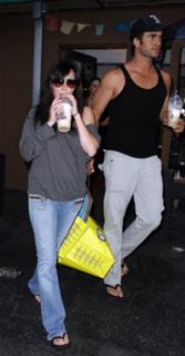 Shannen Doherty feet photo thumbnail