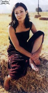 Shannen Doherty feet photo thumbnail