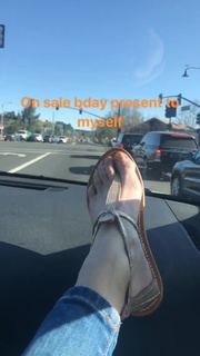 Shannen Doherty feet photo thumbnail
