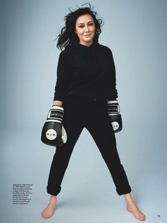 Shannen Doherty feet photo thumbnail
