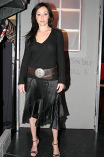 Shannen Doherty feet photo thumbnail
