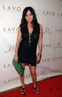 Shannen Doherty feet photo thumbnail