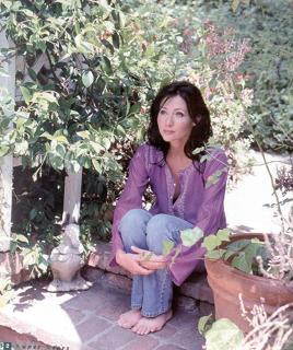 Shannen Doherty feet photo thumbnail