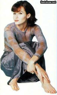 Shannen Doherty feet photo thumbnail