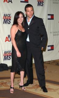 Shannen Doherty feet photo thumbnail