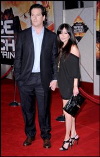 Shannen Doherty feet photo thumbnail
