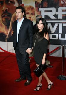 Shannen Doherty feet photo thumbnail