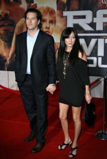 Shannen Doherty feet photo thumbnail