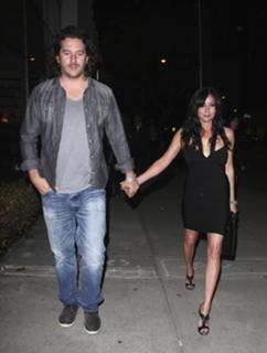 Shannen Doherty feet photo thumbnail