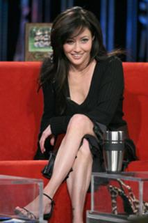 Shannen Doherty feet photo thumbnail