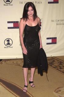 Shannen Doherty feet photo thumbnail