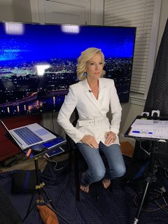 Shannon Bream feet photo thumbnail
