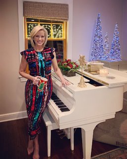 Shannon Bream feet photo thumbnail