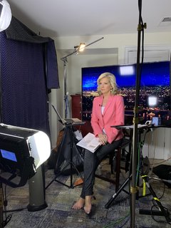 Shannon Bream feet photo thumbnail