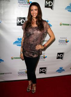 Shannon Elizabeth feet photo thumbnail