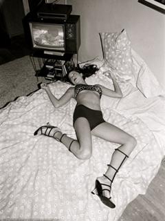 Shannon Elizabeth feet photo thumbnail