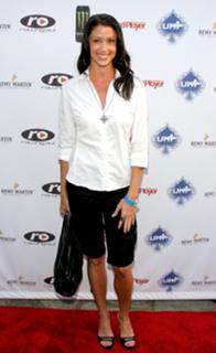 Shannon Elizabeth feet photo thumbnail