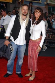 Shannon Elizabeth feet photo thumbnail