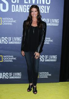 Shannon Elizabeth feet photo thumbnail