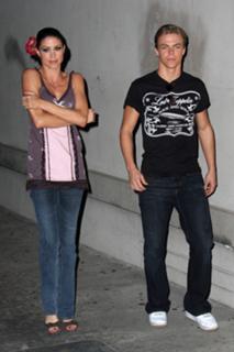 Shannon Elizabeth feet photo thumbnail