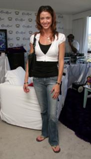Shannon Elizabeth feet photo thumbnail
