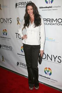 Shannon Elizabeth feet photo thumbnail
