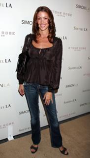 Shannon Elizabeth feet photo thumbnail