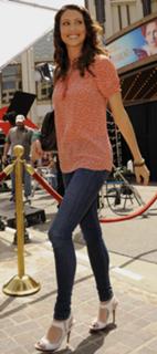 Shannon Elizabeth feet photo thumbnail