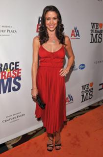 Shannon Elizabeth feet photo thumbnail