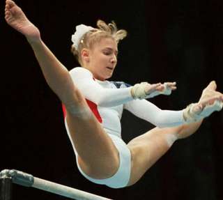 Shannon Miller feet photo 3
