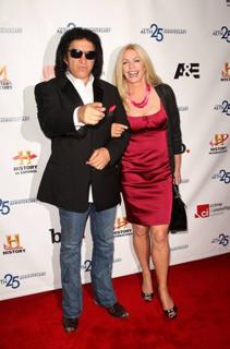 Shannon Tweed feet photo thumbnail