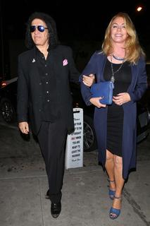 Shannon Tweed feet photo thumbnail
