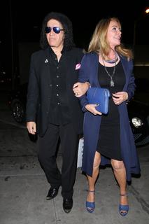 Shannon Tweed feet photo thumbnail