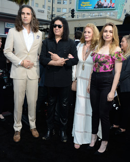 Shannon Tweed feet photo thumbnail