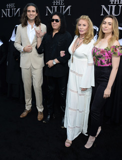 Shannon Tweed feet photo thumbnail