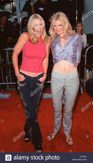 Shannon Tweed feet photo thumbnail