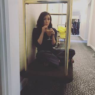 Shannon Woodward feet photo thumbnail