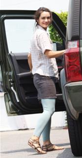 Shannyn Sossamon feet photo thumbnail